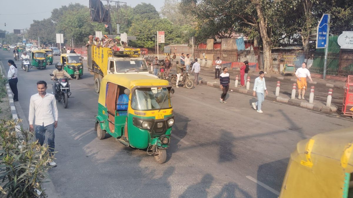 delhi blast netaji subhash marg metro station reopened